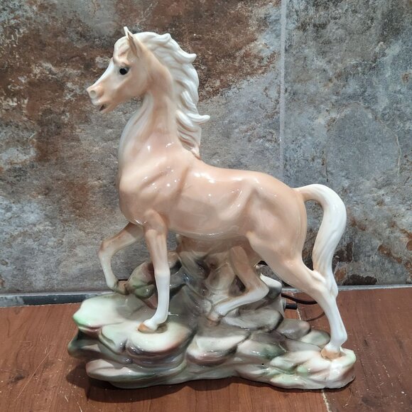 Vintage Palomino Horse Portable Retro TV Lamp